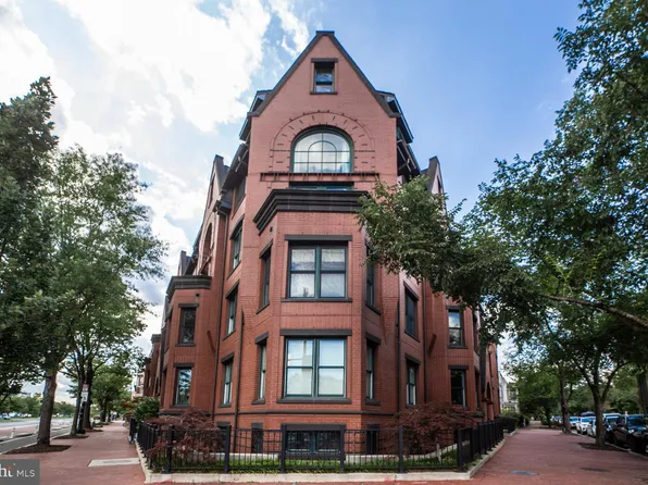 1020 Pennsylvania Ave SE APT 304, Washington, DC 20003