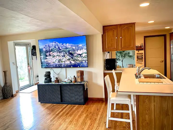 5 bed, 1729 sqft, $3,800 — Photo 4