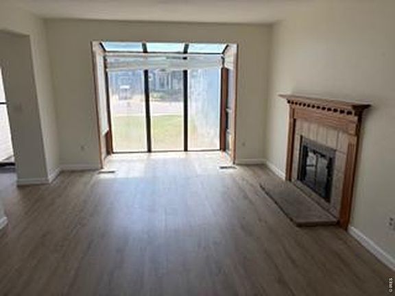 5th image of 305 W Sycamore Ln