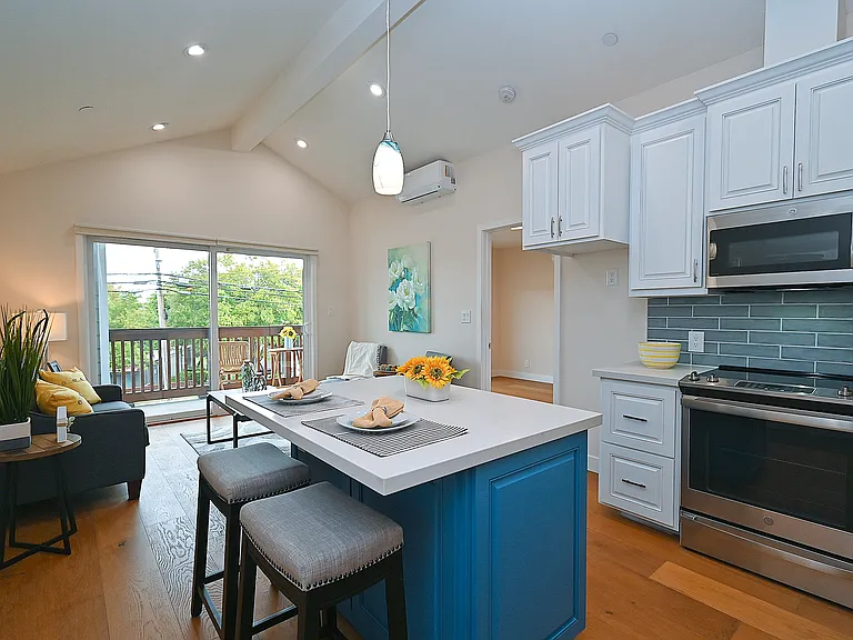 3856 Vineyard Ave — Photo 1