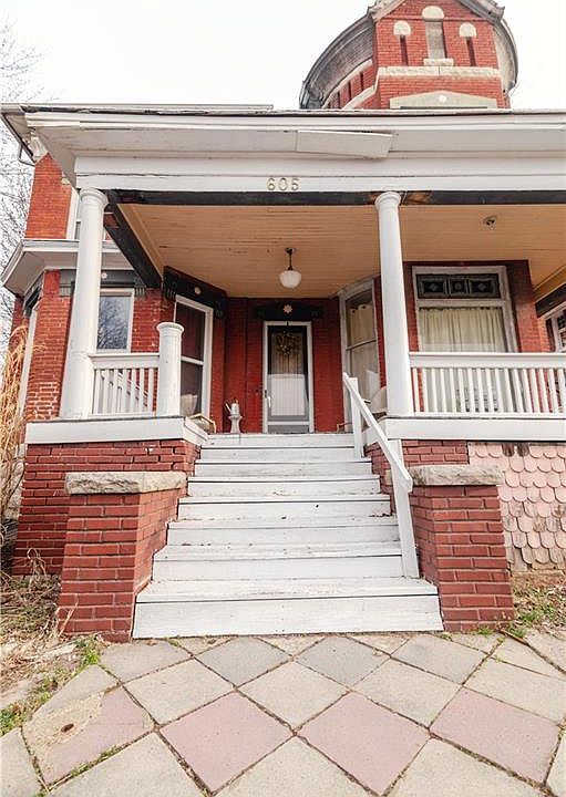 1st image of 605 Atchison St