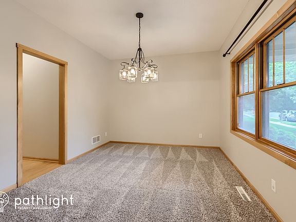 4th image of 6493 W Laketowne Dr NE