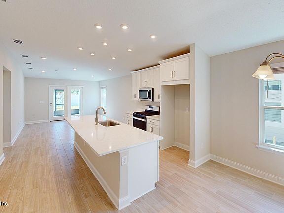 3rd image of 13023 HOLSINGER Boulevard