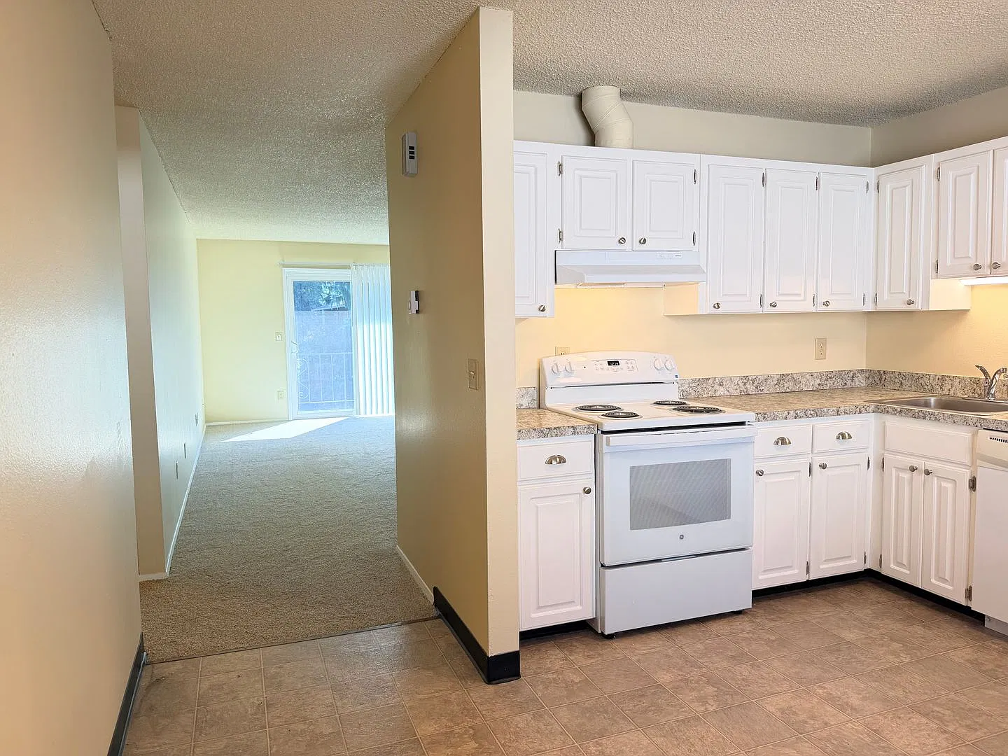 Meldrum Place Apartments — Photo 3
