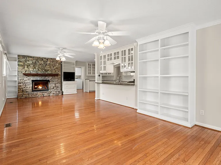 119 W Chippendale Dr — Photo 23