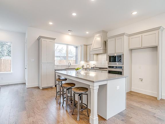 5th image of 7129 Feather Crest Ln