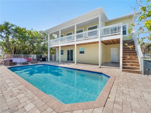 2597 3rd St, Matlacha, FL 33993