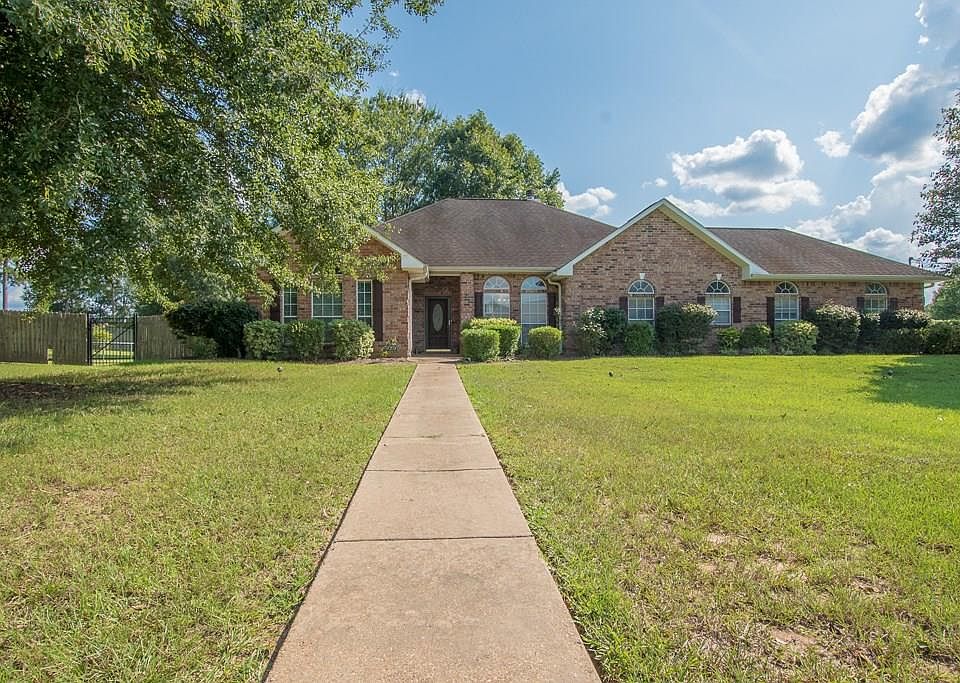 1st image of 5030 Laura Ln