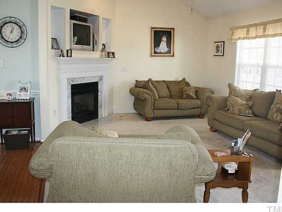 4th image of 483 Tralee Dr