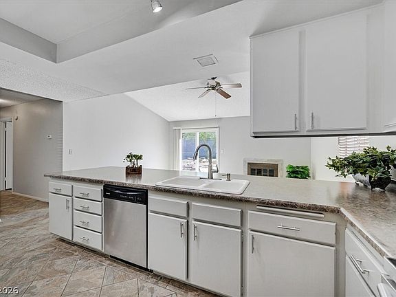 5th image of 1719 E Hacienda Ave