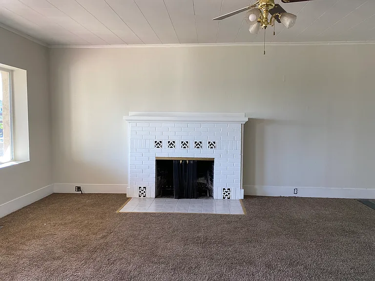 945 Rio St — Photo 10