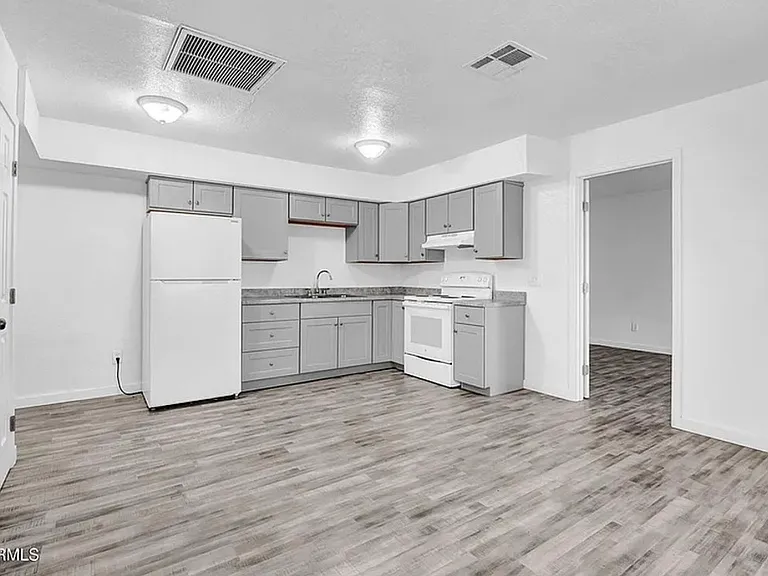 1123 W Fillmore St #2 — Photo 1
