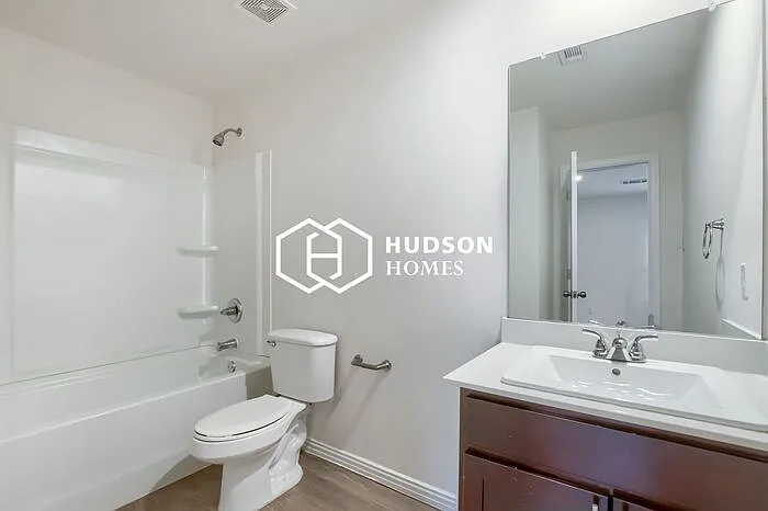 703 S 16th St — Photo 10
