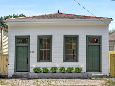 609 1st St, New Orleans, LA, 70130