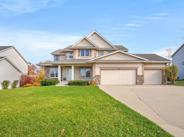 1585 NW 124th St, Clive, IA 50325