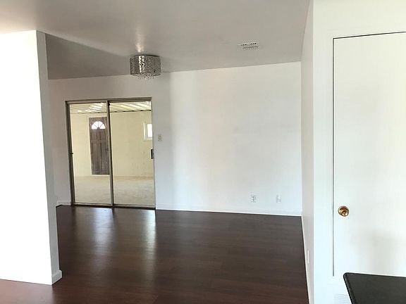 2nd image of 1835 Mission Dr