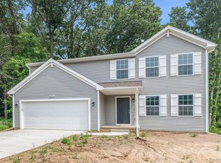 2604 Woodridge Dr, Adrian, MI 49221