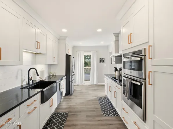 6718 Deep Creek Dr, Prospect, KY 40059