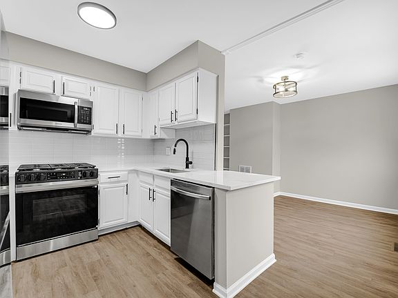 4th image of 1602 W 103rd St