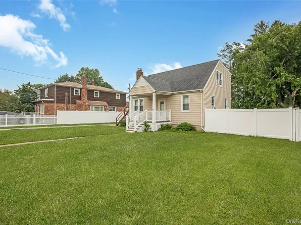 57 Cedar Avenue, Farmingdale, NY 11735
