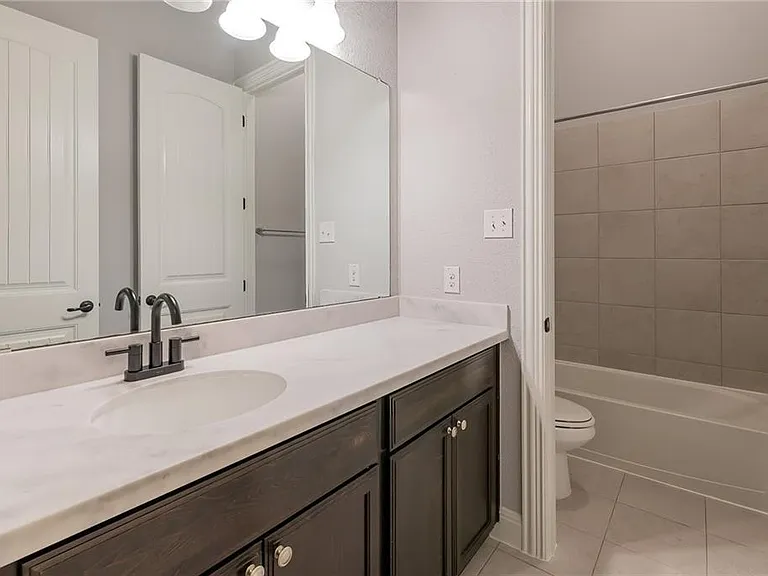 100 Orange Mimosa Ln — Photo 10
