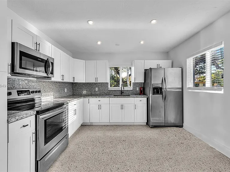 1550 SW 23rd Ct #A — Photo 11