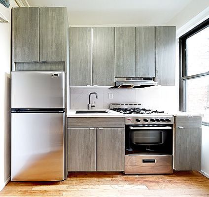 3rd image of 254 Seaman Ave APT C5