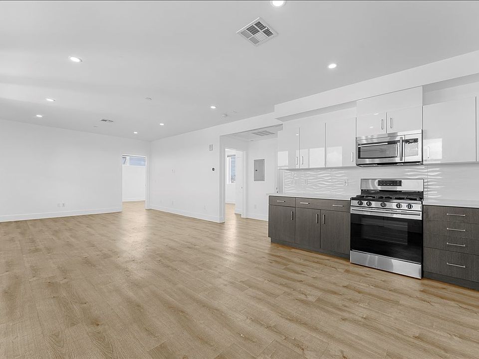 1st image of 563 N Hoover St #9