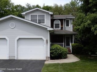 732 Garnet Ln, East Stroudsburg, PA 18301