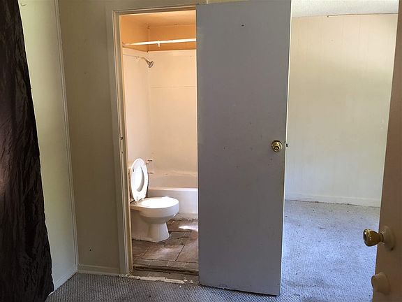4th image of 701 Choctaw St