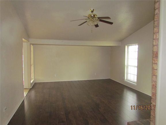 3rd image of 3822 Acorn Green Dr