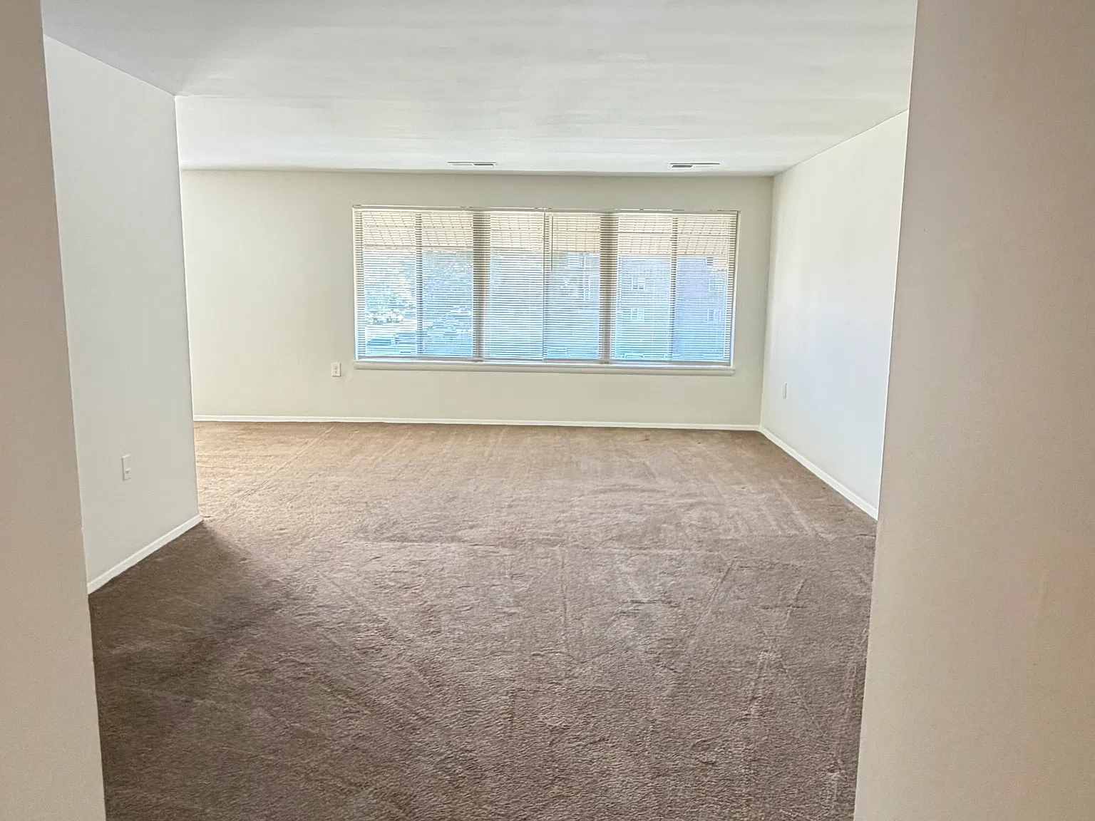 2 bed, 1152 sqft, $2,150 — Photo 2
