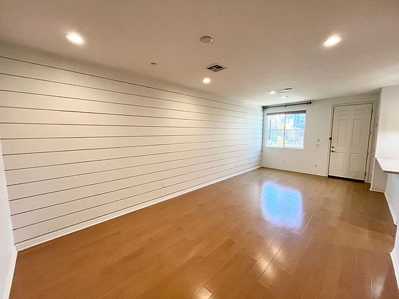 4th image of 520 Heron Ln