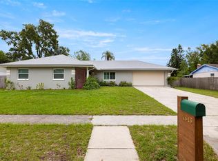 1813 Lakeview Dr, Brandon, FL 33511