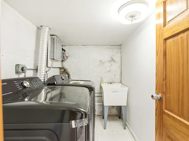 6799 Exeter St — Photo 23