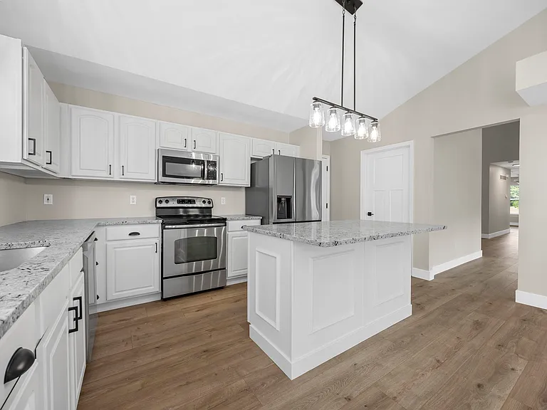 8050 Knights Crossing Dr — Photo 30