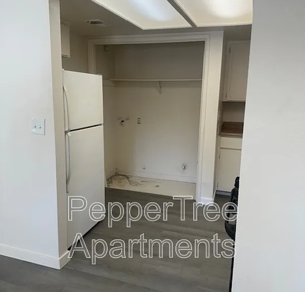760 E Elm Ave #A — Photo 17