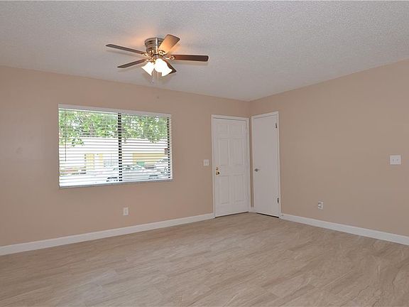 2nd image of 709 Briarwood Dr