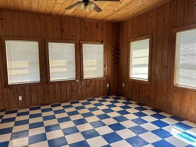 3 bed, 1.0 bath, 900 sqft, $1,495 — Photo 3