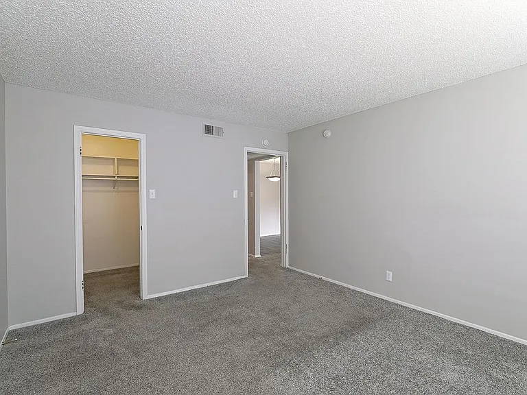 City Summit Apartments — Photo 77