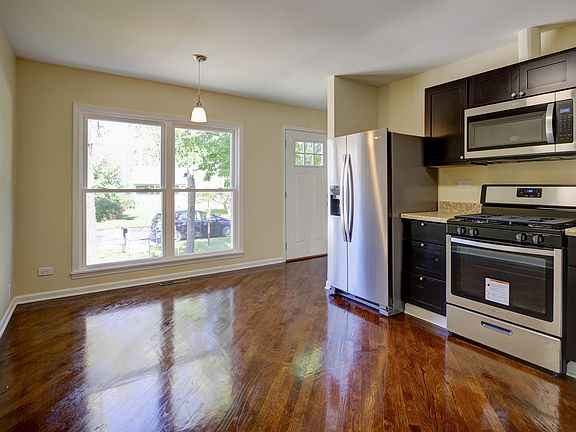 4th image of 901 Southmoor Ln