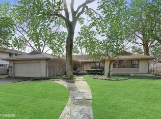 708 Willow Tree Ln, Glencoe, IL 60022