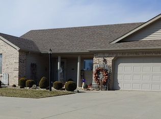 1382 Fairway Dr, Decatur, IN 46733