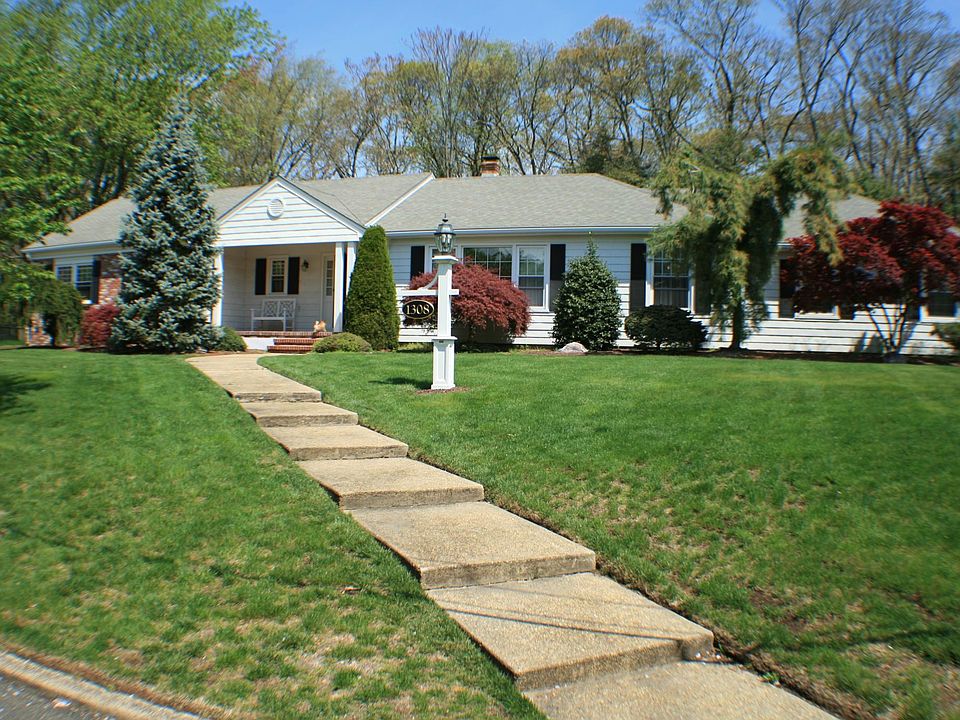 1st image of 1308 W Chicago Blvd