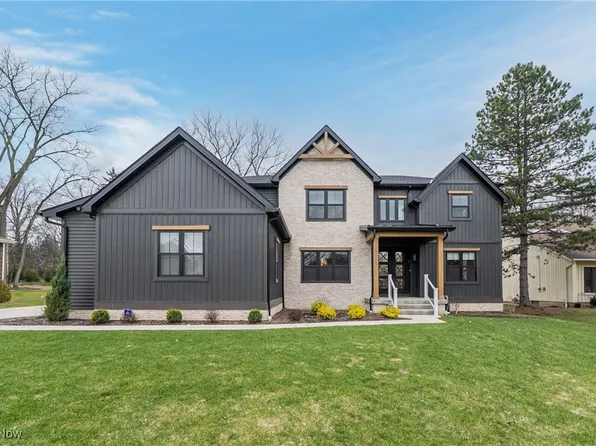 25801 Annesley Rd, Beachwood, OH 44122