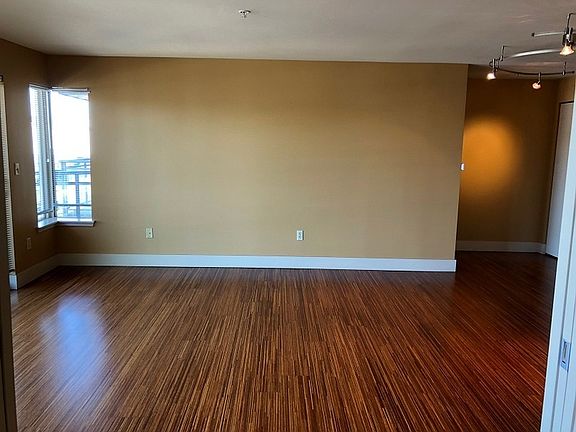 3rd image of 1550 Eastlake Ave E APT 403