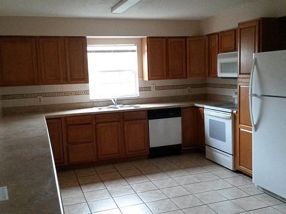 5th image of 2915 Briarwood Ln