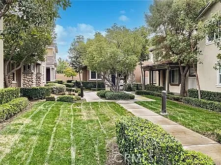 4 bed, 2.5 bath, 1540 sqft, $3,000 — Photo 2