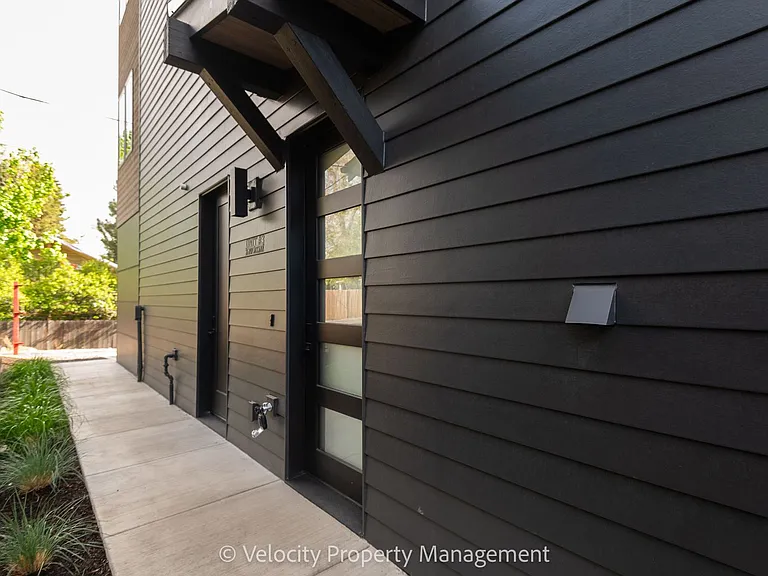 26 NW McCann Ave #3 — Photo 4