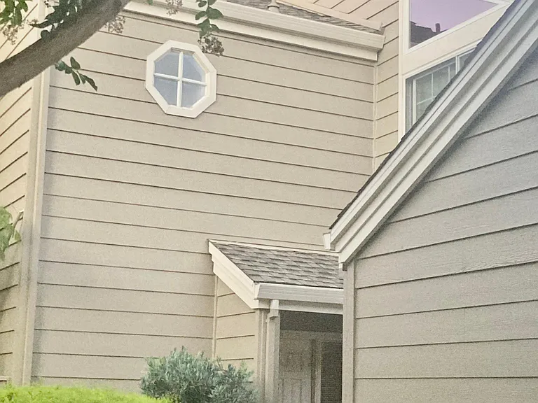 1900 Stratton Cir — Photo 2